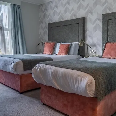 فندق Inishowen Gateway 3*