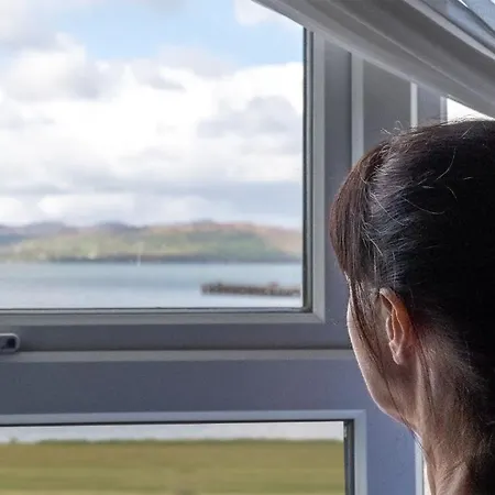 伊尼什欧文盖特维酒店 3* 班克拉那