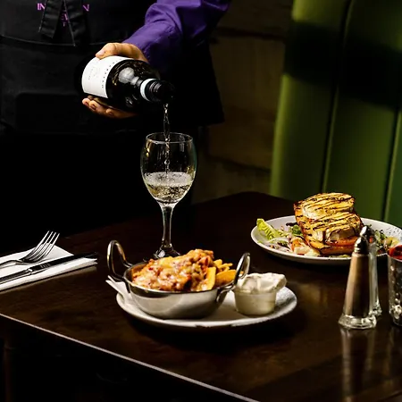 فندق Inishowen Gateway