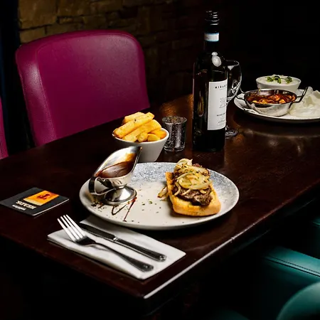 伊尼什欧文盖特维酒店 3* 班克拉那