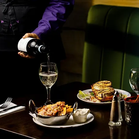 Inishowen Gateway فندق