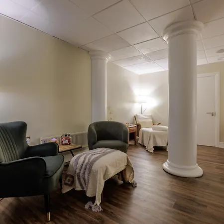 伊尼什欧文盖特维酒店 酒店 班克拉那