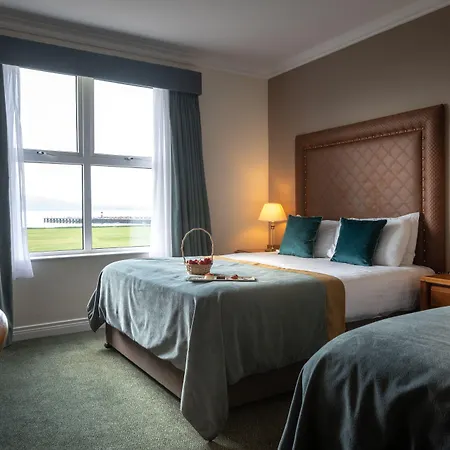 Inishowen Gateway 3* بونكرانا